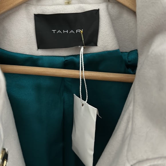 TAHARI - silver cape with navy fur collar - Picture 4 of 13